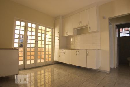 Casa à venda com 250m², 4 quartos e 5 vagasÁrea de Serviço