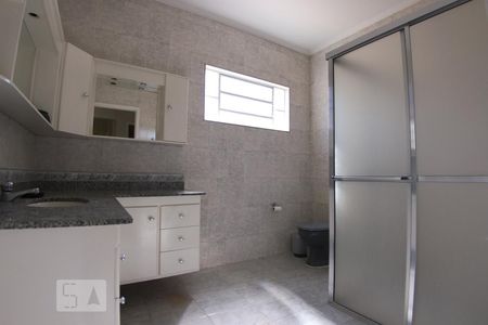 Casa à venda com 250m², 4 quartos e 5 vagasBanheiro 1