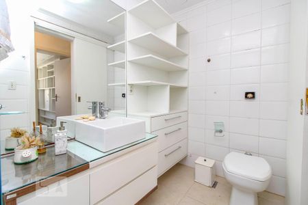 Banheiro de apartamento para alugar com 2 quartos, 85m² em Petrópolis, Porto Alegre