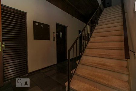 Hall de Entrada de apartamento para alugar com 2 quartos, 85m² em Petrópolis, Porto Alegre