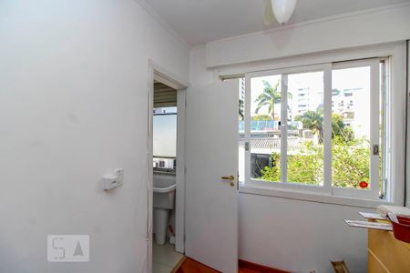 Quarto de Serviço de apartamento para alugar com 2 quartos, 85m² em Petrópolis, Porto Alegre