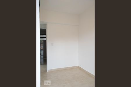 QUARTO 1 de apartamento para alugar com 2 quartos, 58m² em Parque Peruche, São Paulo