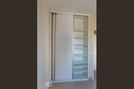 Apartamento para alugar com 97m², 4 quartos e 2 vagas Apartamento para alugar com 97m², 4 quartos e 2 vagasQuarto 1 - Armários