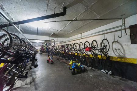 Apartamento para alugar com 97m², 4 quartos e 2 vagas Apartamento para alugar com 97m², 4 quartos e 2 vagasÁrea Comum - Bicicletário