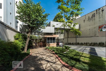 Apartamento para alugar com 97m², 4 quartos e 2 vagas Apartamento para alugar com 97m², 4 quartos e 2 vagasFachada e portaria