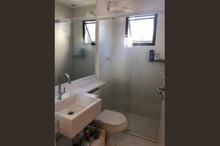 Banheiro de apartamento para alugar com 1 quarto, 45m² em Vila Andrade, São Paulo