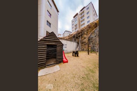 Apartamento para alugar com 2 quartos, 55m² em João Pinheiro, Belo Horizonte