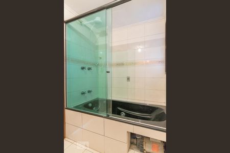 Banheiro da Suite de apartamento para alugar com 3 quartos, 123m² em Vila Alzira, Santo André