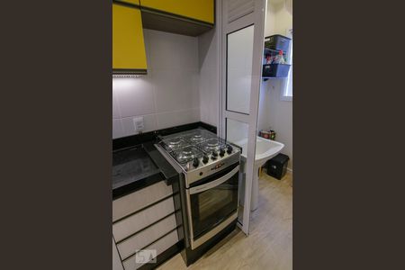 Cozinha de apartamento para alugar com 1 quarto, 33m² em Barra Funda, São Paulo