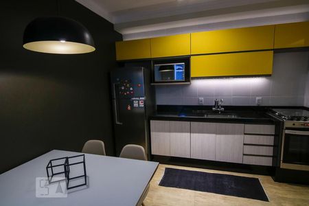 Cozinha de apartamento para alugar com 1 quarto, 33m² em Barra Funda, São Paulo