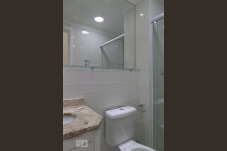 Banheiro  de apartamento à venda com 2 quartos, 62m² em Campanário, Diadema
