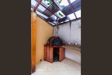 Casa de condomínio à venda com 100m², 3 quartos e 1 vagaForno de Pizza