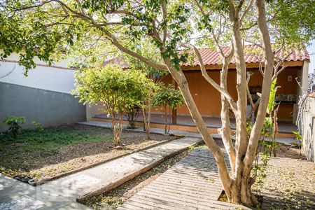 Casa para alugar com 555m², 5 quartos e 7 vagas Casa para alugar com 555m², 5 quartos e 7 vagasQuintal Fundos