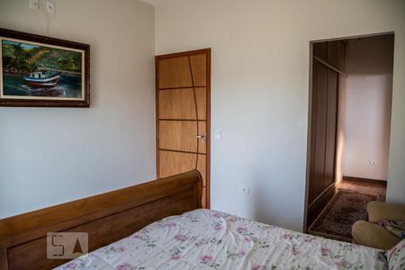 Suíte 1 de casa para alugar com 5 quartos, 555m² em Vila Paranaguá, São Paulo