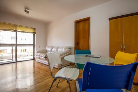 Apartamento para alugar com 2 quartos, 64m² em Cerqueira César, São Paulo