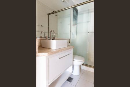 Banheiro de apartamento à venda com 3 quartos, 120m² em Cristo Redentor, Porto Alegre