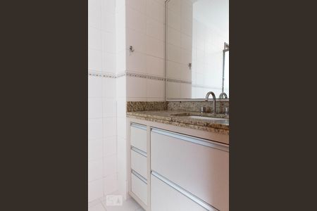 Banheiro da Suíte de apartamento à venda com 3 quartos, 120m² em Cristo Redentor, Porto Alegre