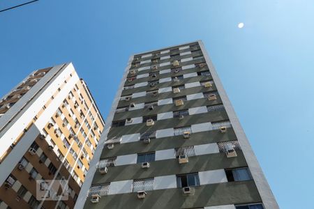 Apartamento para alugar com 100m², 4 quartos e 1 vaga Apartamento para alugar com 100m², 4 quartos e 1 vagaFachada