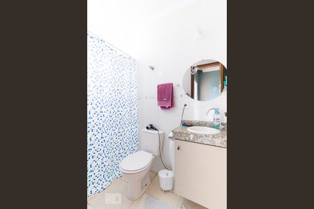 Banheiro da Suíte 1 de casa à venda com 2 quartos, 100m² em Vila Nhocune, São Paulo