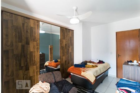 Suíte 1 de casa à venda com 2 quartos, 100m² em Vila Nhocune, São Paulo