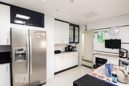 Apartamento à venda com 159m², 4 quartos e 2 vagas Apartamento à venda com 159m², 4 quartos e 2 vagasCozinha