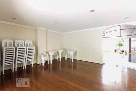 Apartamento à venda com 159m², 4 quartos e 2 vagas Apartamento à venda com 159m², 4 quartos e 2 vagasSalão de festas