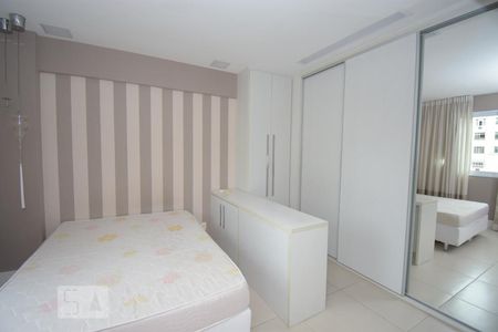 Apartamento à venda com 45m², 1 quarto e 1 vagaQuarto