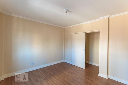 Sala de apartamento à venda com 2 quartos, 65m² em Vila Nova, Campinas