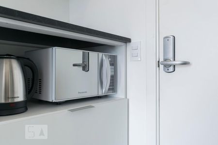 Studio - Cozinha (Microondas) de kitnet/studio para alugar com 1 quarto, 22m² em Sé, São Paulo