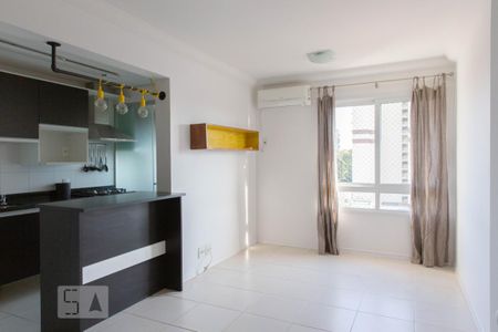 Sala de apartamento para alugar com 1 quarto, 41m² em Petrópolis, Porto Alegre