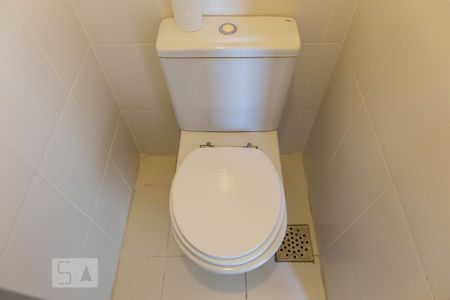 Lavabo de apartamento para alugar com 1 quarto, 41m² em Petrópolis, Porto Alegre