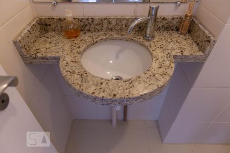 Lavabo de apartamento para alugar com 1 quarto, 41m² em Petrópolis, Porto Alegre