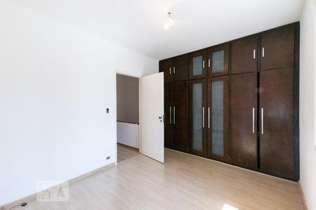 Quarto 2 de casa para alugar com 3 quartos, 160m² em Vila Olímpia, São Paulo