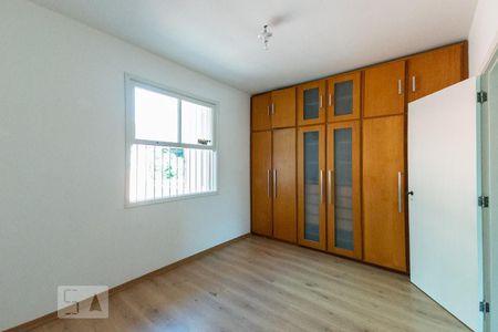 Quarto 1 de casa para alugar com 3 quartos, 160m² em Vila Olímpia, São Paulo