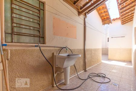 Casa à venda com 100m², 3 quartos e 1 vagaQuintal - Área de serviço