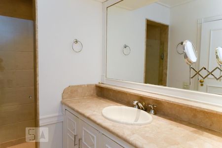 Apartamento à venda com 120m², 2 quartos e sem vagaBanheiro Quarto 2 (suíte)