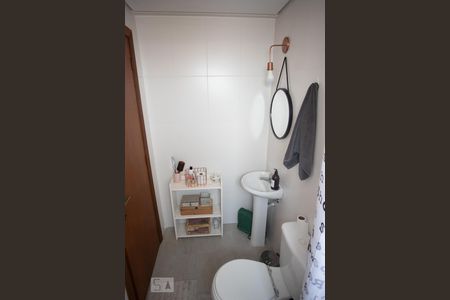 Banheiro de apartamento à venda com 1 quarto, 39m² em Boa Vista, Novo Hamburgo