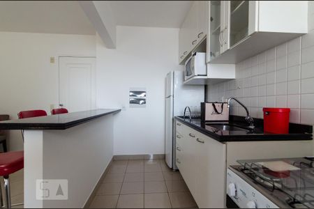 Cozinha de apartamento para alugar com 2 quartos, 60m² em Cambuí, Campinas