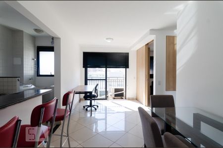 Sala de apartamento para alugar com 2 quartos, 60m² em Cambuí, Campinas