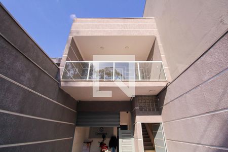 Casa à venda com 95m², 2 quartos e 1 vaga Casa à venda com 95m², 2 quartos e 1 vagaFachada