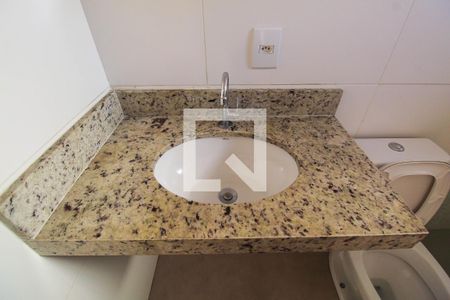 Casa à venda com 95m², 2 quartos e 1 vaga Casa à venda com 95m², 2 quartos e 1 vagaBanheiro da Suíte 2