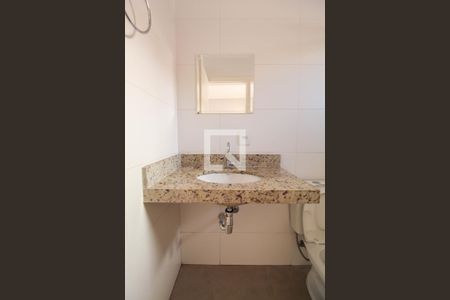 Casa à venda com 95m², 2 quartos e 1 vaga Casa à venda com 95m², 2 quartos e 1 vagaBanheiro da Suíte 2