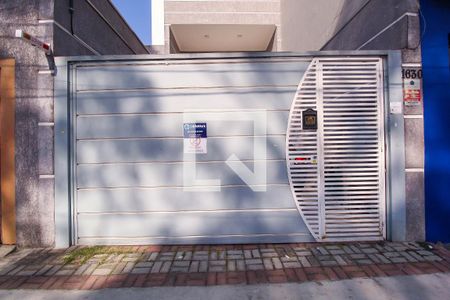 Casa à venda com 95m², 2 quartos e 1 vaga Casa à venda com 95m², 2 quartos e 1 vagaFachada