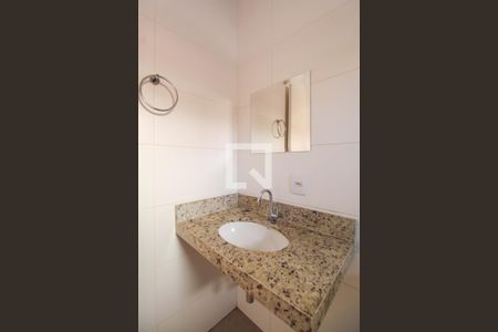 Casa à venda com 95m², 2 quartos e 1 vaga Casa à venda com 95m², 2 quartos e 1 vagaBanheiro da Suíte 2