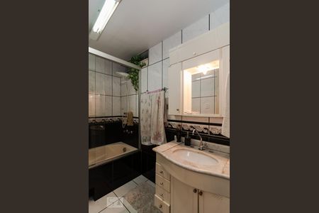 Banheiro de apartamento para alugar com 2 quartos, 77m² em Bela Vista, São Paulo