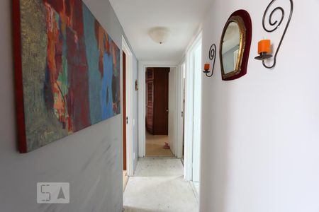 corredor de apartamento à venda com 3 quartos, 90m² em Vila Sonia, São Paulo