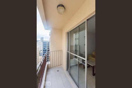 Apartamento para alugar com 72m², 2 quartos e 1 vagaVaranda