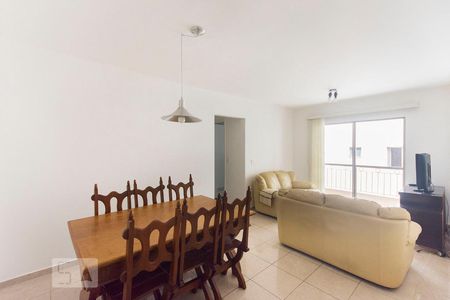 Apartamento para alugar com 72m², 2 quartos e 1 vagaSala