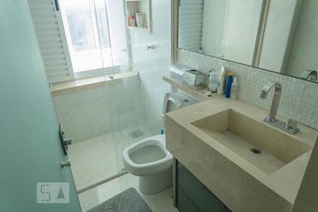 Banheiro de apartamento para alugar com 1 quarto, 46m² em Setor Bueno, Goiânia
