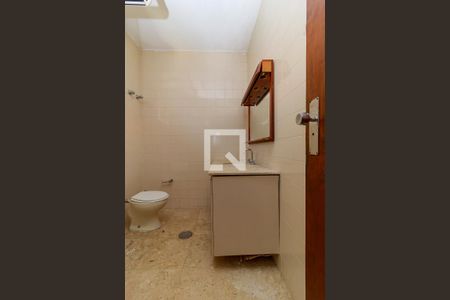 Casa à venda com 250m², 3 quartos e 2 vagas Casa à venda com 250m², 3 quartos e 2 vagasSuíte - Banheiro